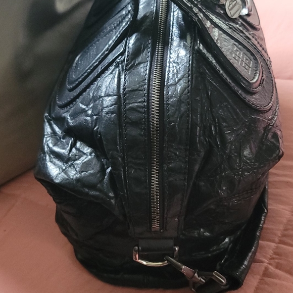 Givenchy wrinkled lambskin satchel - Picture 4 of 8